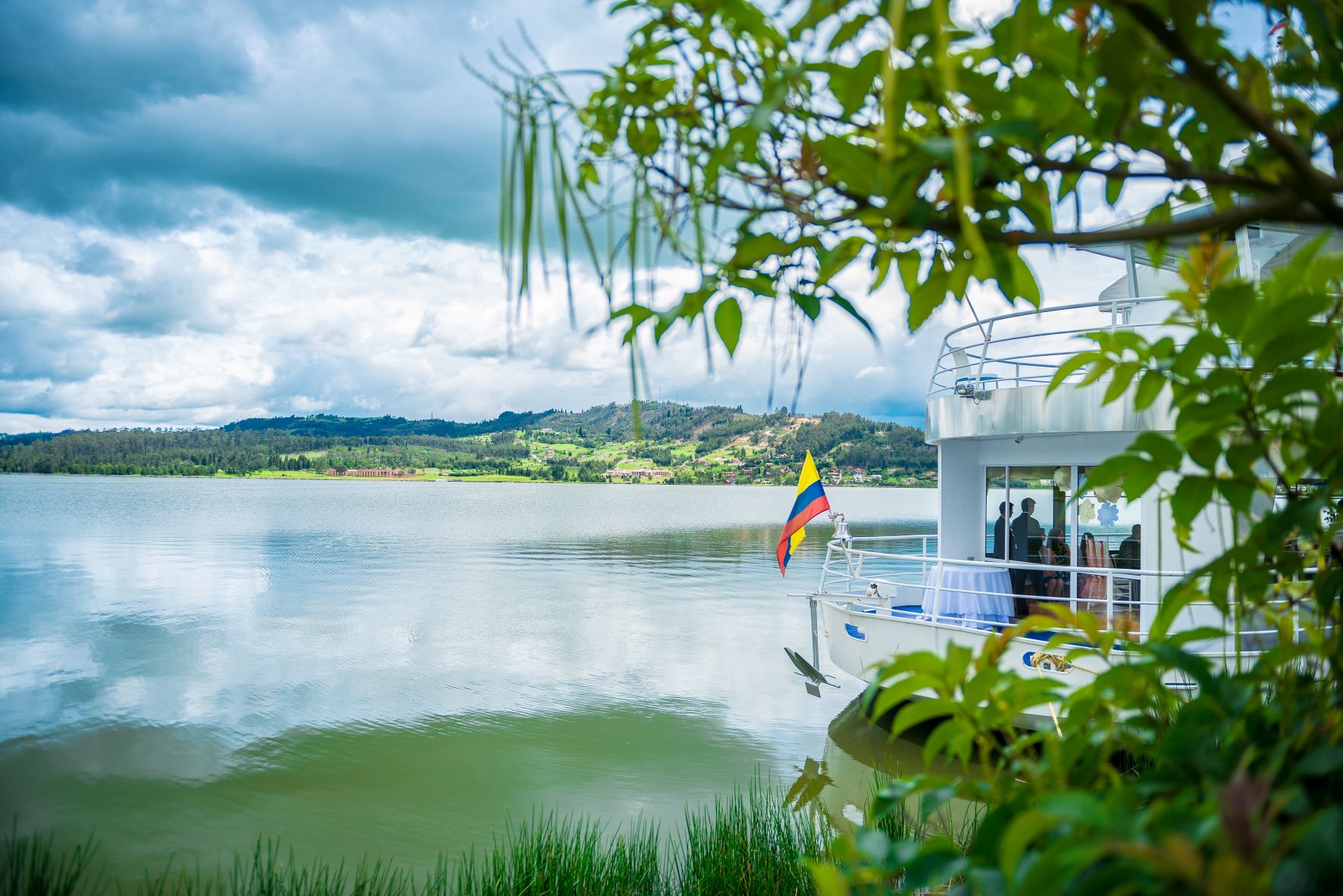 Barco Libertad Lago Sochagota